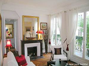 Paris Accommodation: 1-bedroom vacation rental in Champs Elysees (PA-3679)