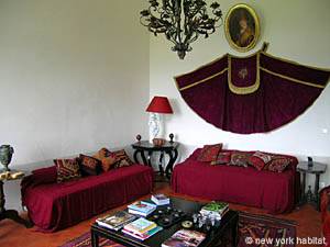 South of France: Vacation Rental 1-bedroom in Menerbes, Provence France (PR-905) photo