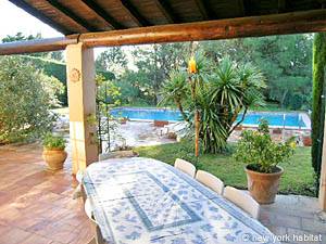 South of France Vacation Rental Villa in Gard, Avignon Region (PR-688) photo