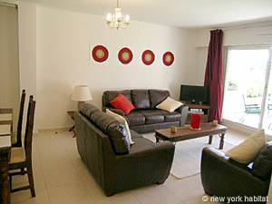 Location de vacances dans le sud de la France. Photo d'un appartement T5 à Cannes, Côte d'Azur (PR-739)