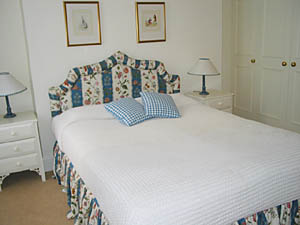 London 3 Bedrooms apartment bedroom 1 photo 6