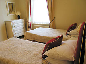 London 3 Bedrooms apartment bedroom 2 photo 10