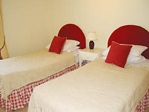 London 3 Bedrooms apartment bedroom 2 photo 11