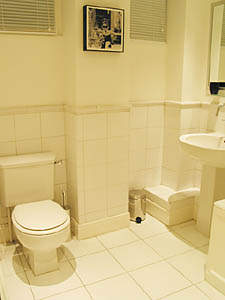 London 3 Bedrooms apartment bathroom 2 photo 17