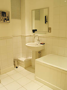 London 3 Bedrooms apartment bathroom 2 photo 19