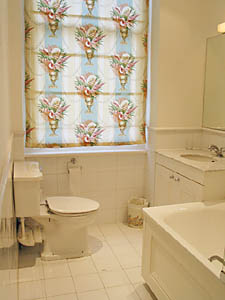 Londres T2 appartements location vacances - salle d'eau (LN-37) photo 1 de 2
