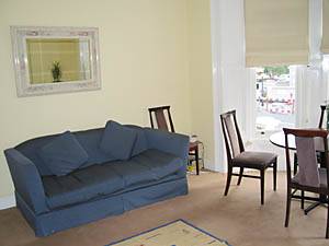 London 3 Zimmer ferienwohnung - wohnzimmer (LN-39) photo 2 von 3