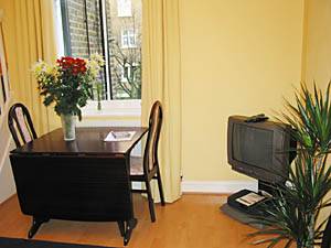 London 2 Bedroom accommodation - living room (LN-44) photo 3 of 4