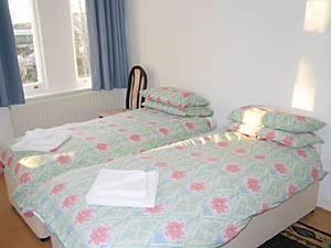 London 2 Bedroom accommodation - bedroom 1 (LN-44) photo 3 of 3
