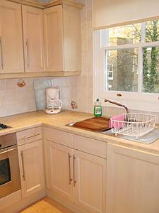 London 2 Bedroom accommodation - kitchen (LN-44) photo 3 of 3