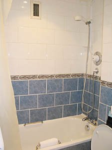 Londres T2 appartements location vacances - salle d'eau (LN-54) photo 3 de 3