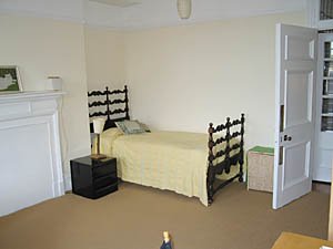 London 4 Bedroom apartment - bedroom 2 (LN-57) photo 2 of 3