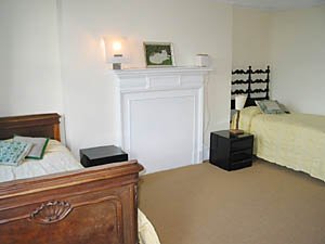 London 4 Bedroom apartment - bedroom 2 (LN-57) photo 3 of 3
