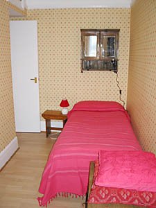 London 4 Bedroom apartment - bedroom 3 (LN-57) photo 2 of 2
