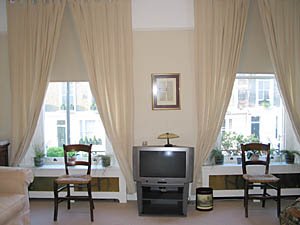 London 1 Bedroom accommodation living room photo 2
