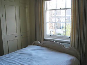 London 1 Bedroom accommodation bedroom photo 8