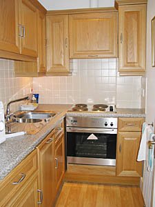 London 1 Bedroom accommodation kitchen photo 9