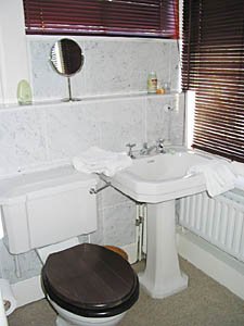London 1 Bedroom accommodation bathroom photo 13
