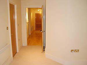 London 2 Bedrooms accommodation - bedroom 2 (LN-69) photo 3 of 3
