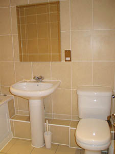 London 2 Bedrooms accommodation - bathroom 2 (LN-69) photo 1 of 2