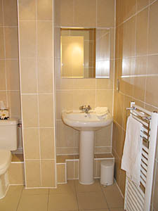 London 2 Bedrooms accommodation - bathroom 3 (LN-69) photo 1 of 2