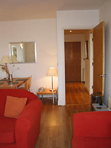 London 1 Bedroom accommodation - living room (LN-72) photo 4 of 8
