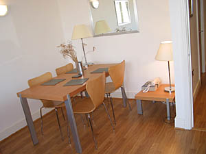 London 1 Bedroom accommodation - living room (LN-72) photo 7 of 8