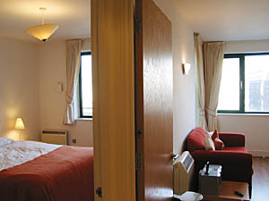 London 1 Bedroom accommodation - bedroom (LN-72) photo 4 of 4