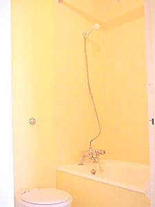 London 1 Bedroom apartment bathroom photo 7