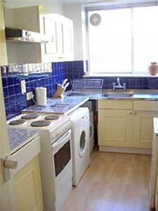 London 1 Bedroom apartment kitchen photo 12