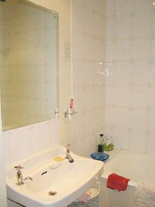 Londres T2 appartements location vacances - salle d'eau (LN-178) photo 3 de 3