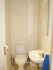 London 1 Bedroom apartment - bathroom 2 (LN-186) photo 1 of 1