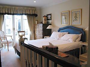 London 2 Bedroom accommodation - bedroom 1 (LN-187) photo 1 of 4