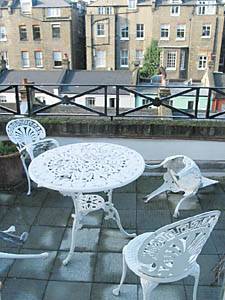 London 2 Bedroom accommodation - bedroom 1 (LN-187) photo 4 of 4