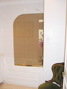London 2 Bedroom accommodation - bathroom 1 (LN-187) photo 2 of 2