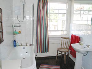 Londres T2 logement location appartement - salle d'eau (LN-210) photo 2 sur 3