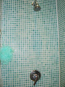 London 1 Bedroom apartment - bathroom (LN-240) photo 2 of 3
