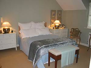 London 3 Bedroom accommodation - bedroom 1 (LN-245) photo 1 of 2