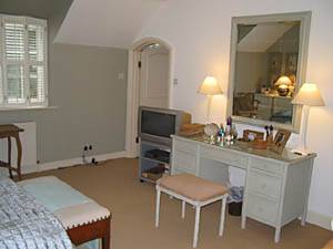 London 3 Bedroom accommodation - bedroom 1 (LN-245) photo 2 of 2