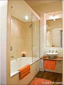 London 1 Bedroom accommodation - bathroom (LN-256) photo 1 of 2