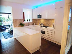 London 2 Bedroom accommodation - kitchen (LN-257) photo 2 of 2