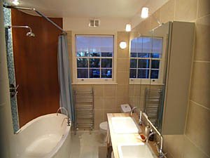 London 2 Bedroom accommodation - bathroom 1 (LN-257) photo 1 of 3
