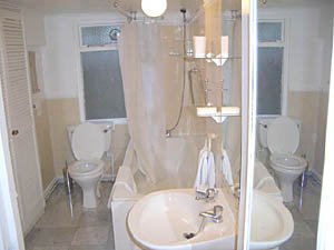 London 1 Bedroom accommodation - bathroom (LN-258) photo 1 of 1