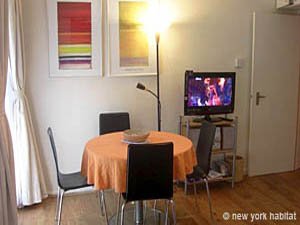 London 1 Bedroom apartment - living room (LN-259) photo 3 of 4