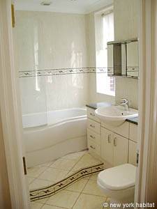 London 3 Bedroom accommodation - bathroom 3 (LN-306) photo 1 of 1