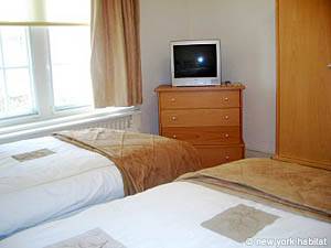 London 3 Bedroom accommodation - bedroom 3 (LN-306) photo 1 of 1