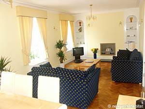 London 3 Bedroom accommodation - living room (LN-306) photo 2 of 2
