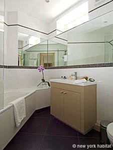 London 3 Zimmer ferienwohnung - badezimmer 1 (LN-321) photo 1 von 1