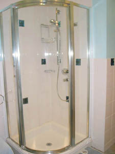 Londres T4 appartements location vacances - salle d'eau 1 (LN-354) photo 2 de 2