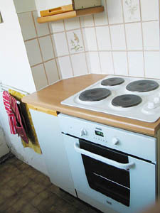 London 1 Bedroom accommodation kitchen photo 4